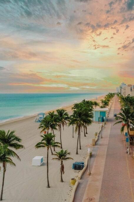 Hollywood Beach, Steps To The Beach, Pool المظهر الخارجي الصورة